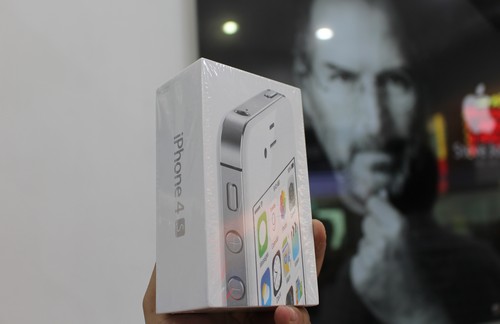 Iphone 4s nguyên seal tái xuất trên thị trường việt nam với giá 32 triệu - 1